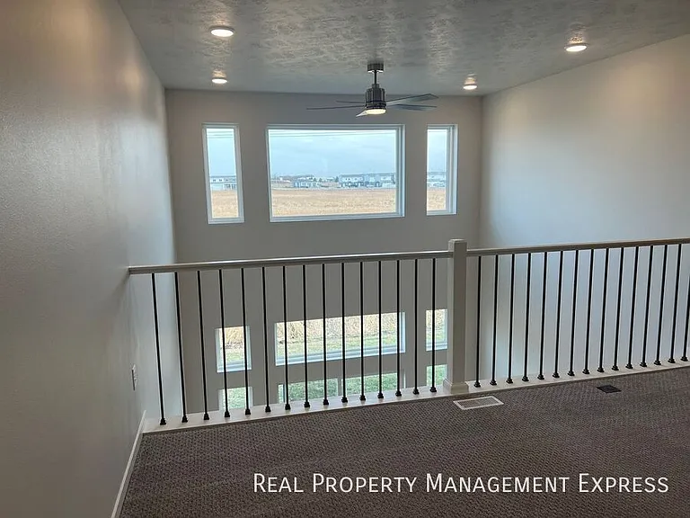 5516 S Huntwood Ave — Photo 10