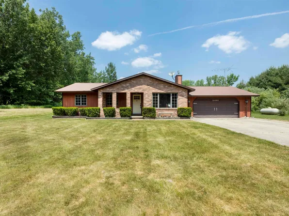 10385 E Coleman Rd, Coleman, MI 48618