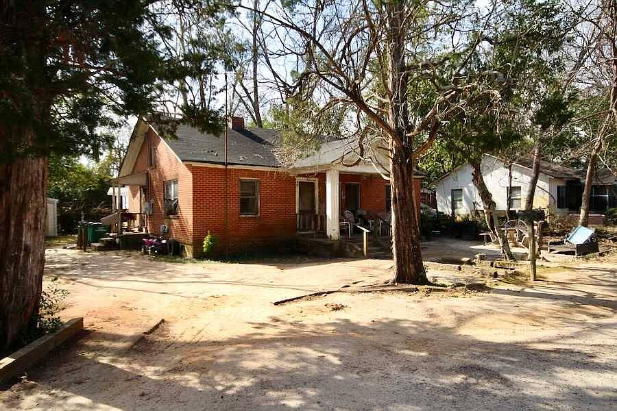 2nd image of 817 Barnwell Ave