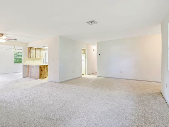4th image of 27605 Garrett St