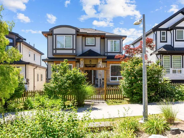 20546 70th Ave, Langley, BC V2Y 0W4