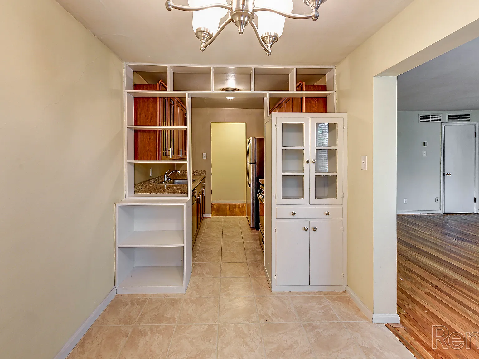 Eden Cliff Apartments — Photo 3