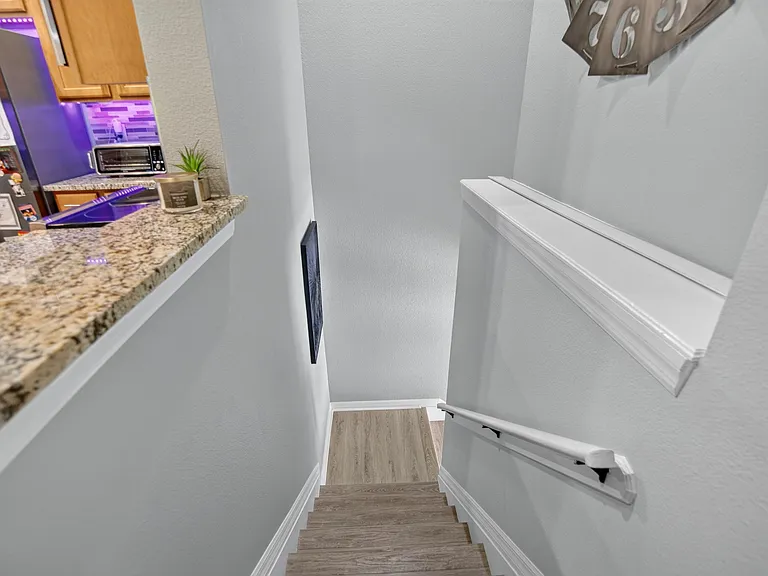 6746 Breezy Palm Dr — Photo 3