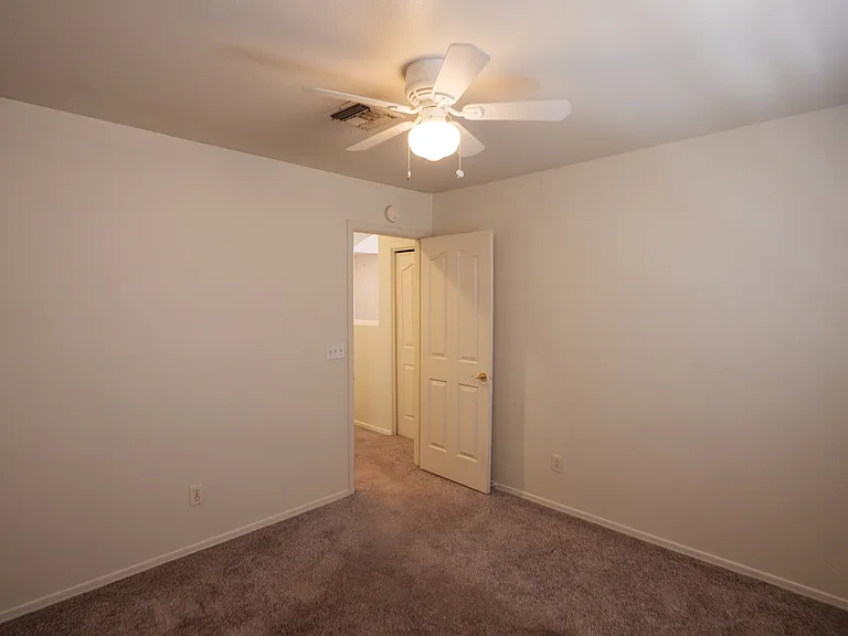 458 W Paseo Rio Grande — Photo 13