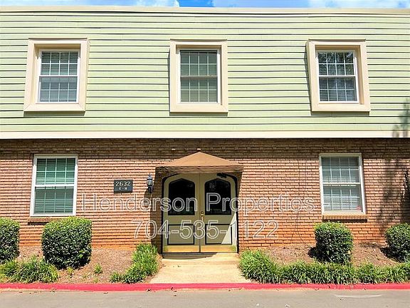3rd image of 2632 Park Rd APT H