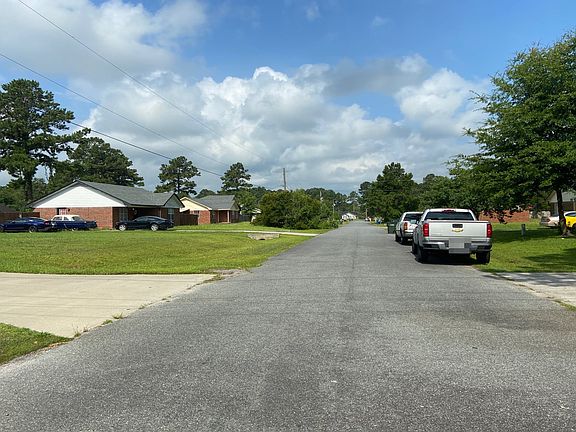 5th image of 127 NE Shayna Dr
