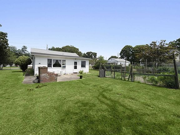 2nd image of 34 Lombardy Dr