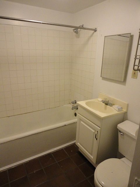 1st image of 2626 N Rockwell St APT 1FR