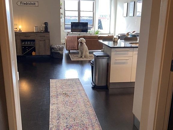 5th image of 154 W 2nd St #404