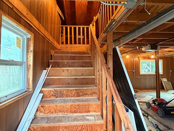 4th image of 6911 Colonial St