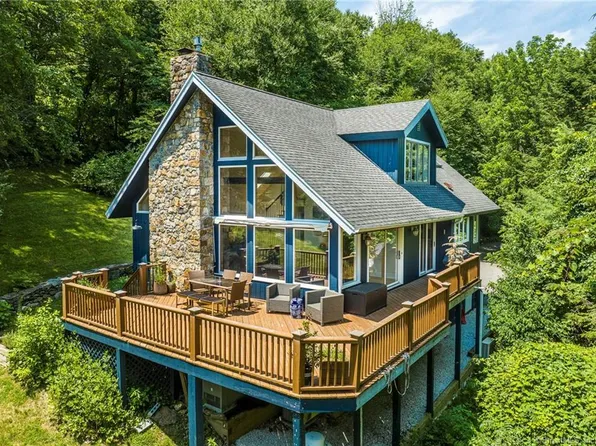 3 Cobble Heights Road, Kent, CT 06757