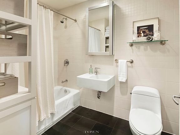 5th image of 80 Chambers St APT 13B