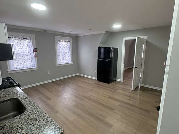 3rd image of 44-46 Hazelwood Ave #3