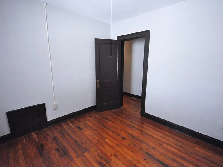 388 Hanford St — Photo 10