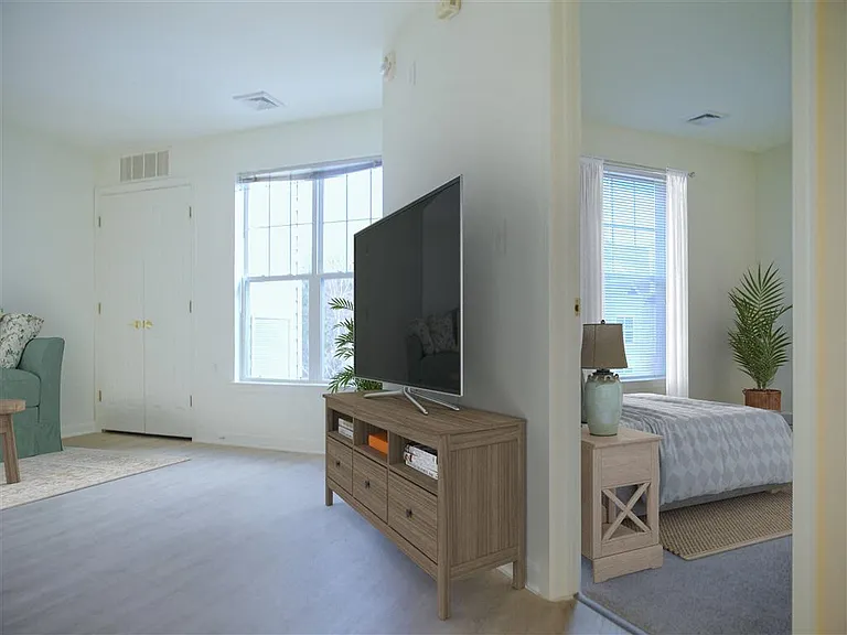 601 E Randolph Rd — Photo 26