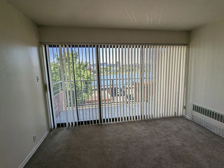 Lanai Apartments — Photo 18