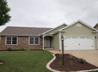 1504 Kingsbury Rd, Washington, IL 61571