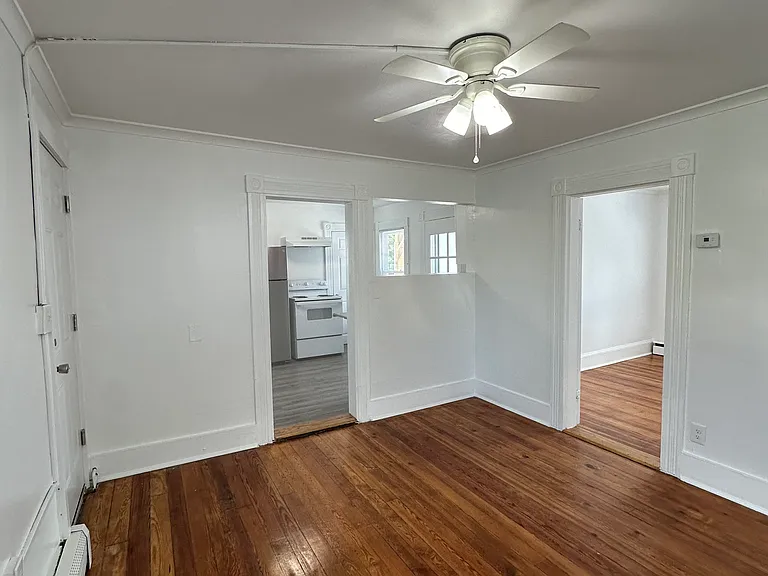 35 Maud St #2 — Photo 10