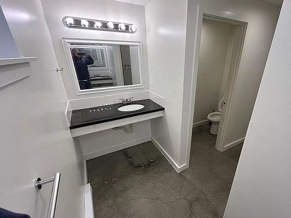 5th image of 5127 24th Ave NE APT 1