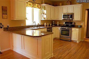 3rd image of 339 Pineo Ct