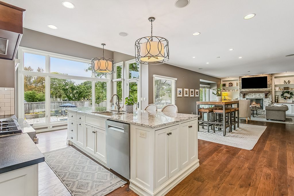 1121 N Glenmoor Ct - Property Image