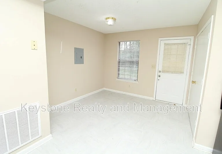119 Hickory Trce #4 — Photo 4