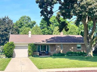 1030 S Ridge Rd, Green Bay, WI 54304