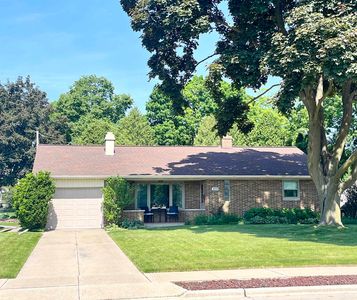 1030 S Ridge Rd, Green Bay, WI, 54304