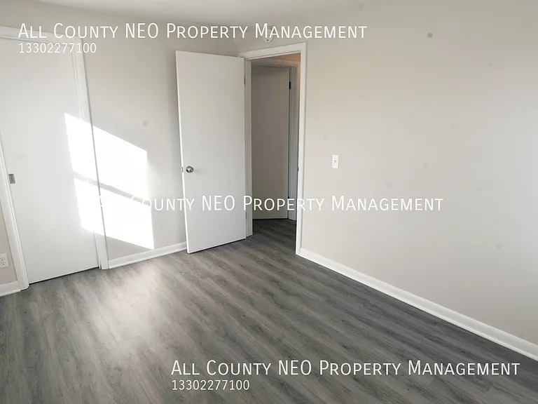 2114 Market Ave N #1 — Photo 3