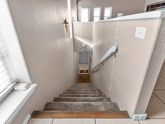 3rd image of 113 E Aries Dr