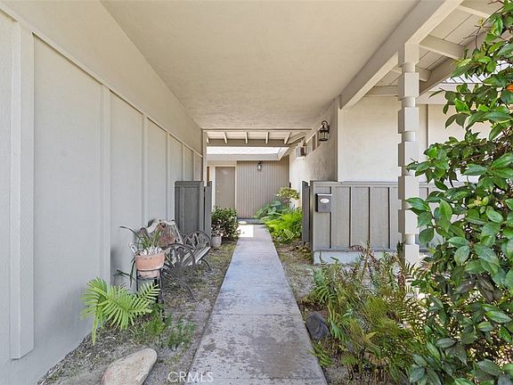 5th image of 15842 Belfast Ln