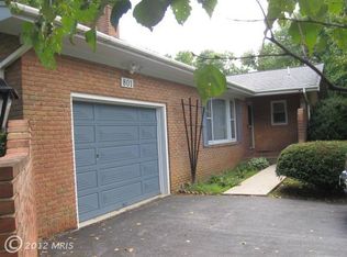 801 Honeysuckle Dr, Martinsburg, WV 25401