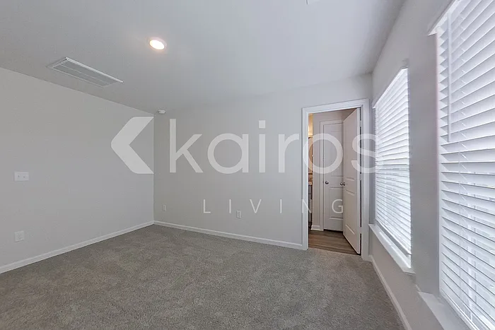 2129 Banyon Cir — Photo 16