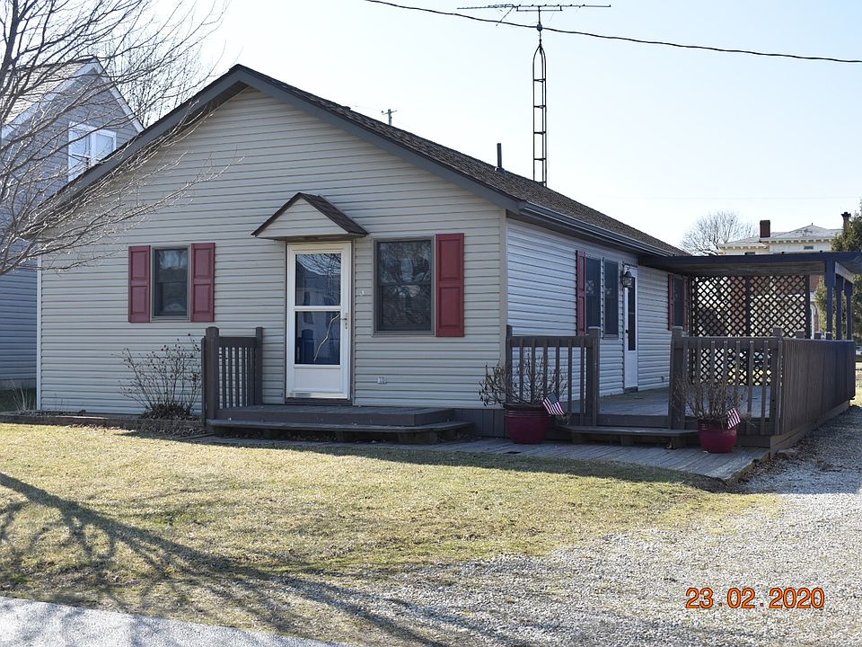 1st image of 128 N Leddy Ln
