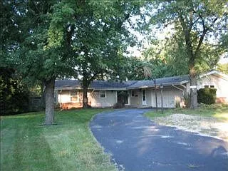 20711 Greenwood Ct photo 1