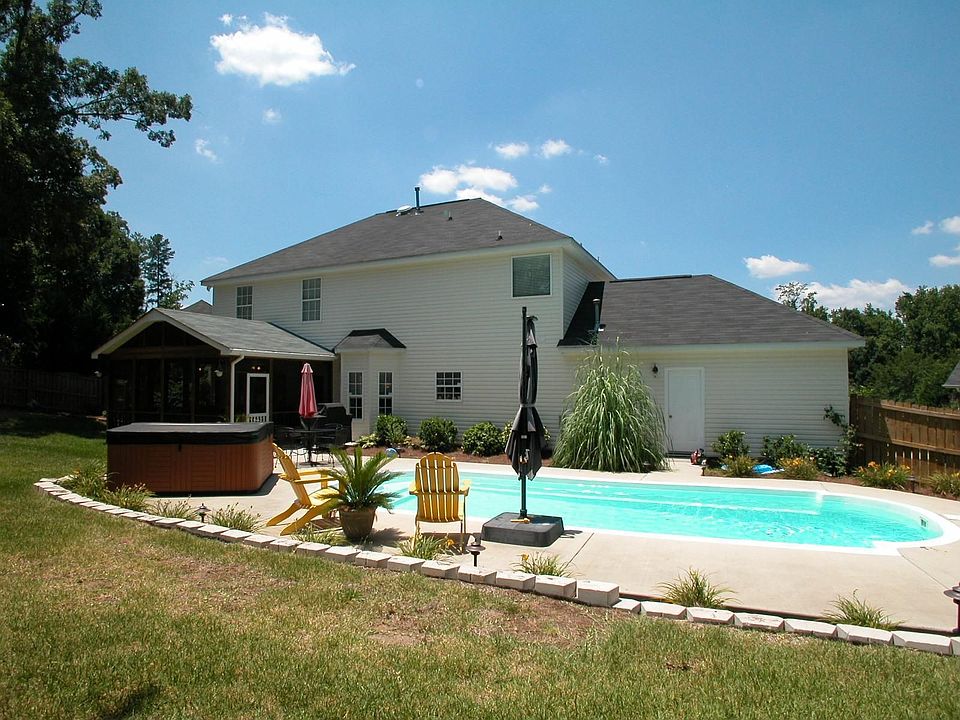 In-ground pool, patio