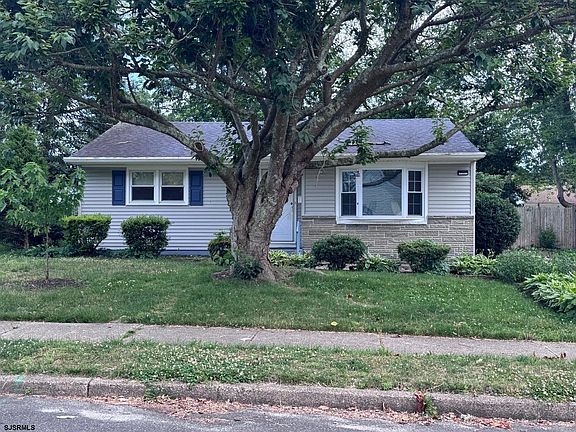 2nd image of 14 Colwick Dr