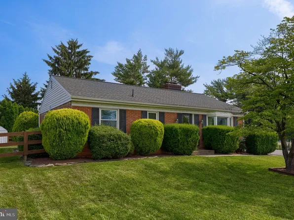 2101 Shaaron Dr, Lancaster, PA 17601