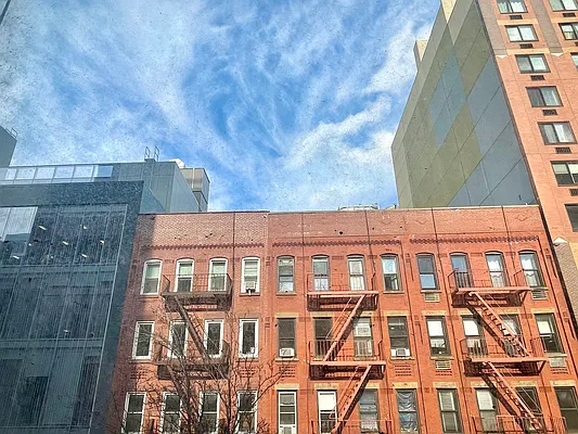 Rented by Compass | media 10