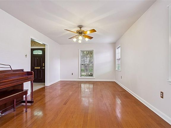 4th image of 5704 Marcie St