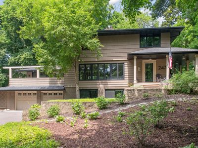 243 Bushaway Rd, Wayzata, MN, 55391