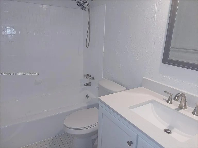 1617 SE 15th St #605 — Photo 12