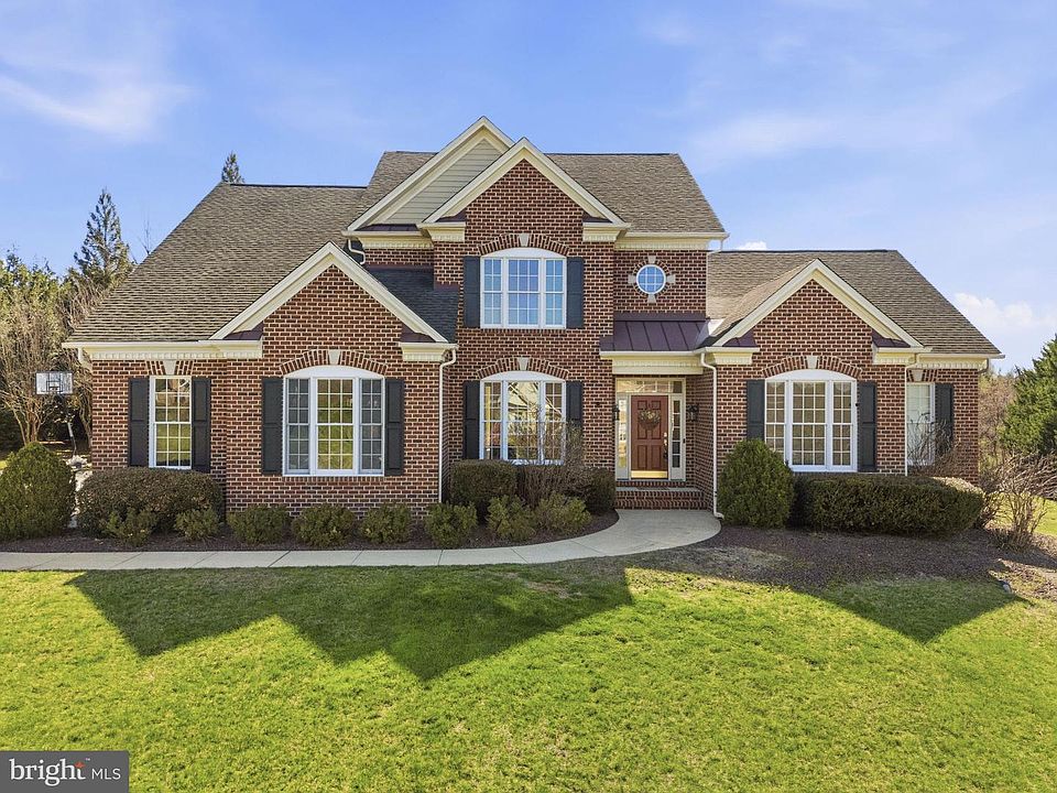 1st image of 2019 Twin Lakes Dr