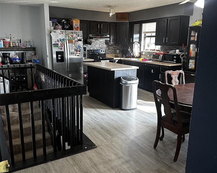 2nd image of 661 Marian Dr