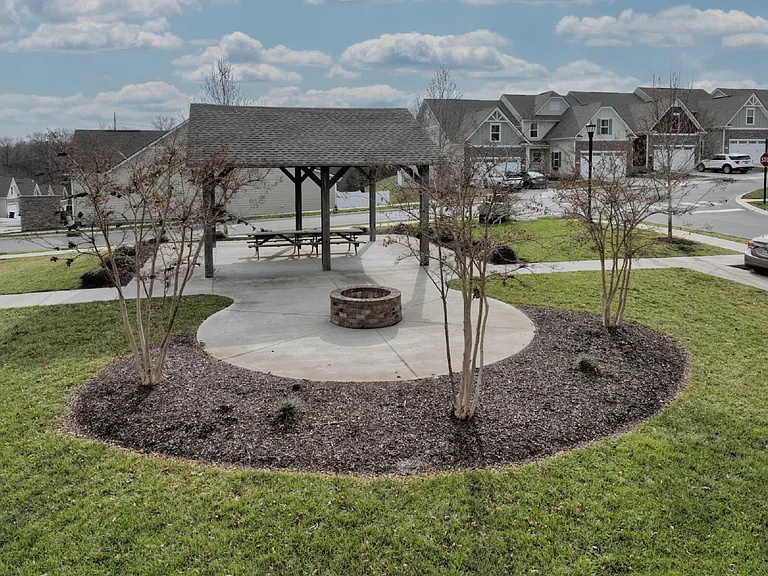 633 Exmoor Dr — Photo 25