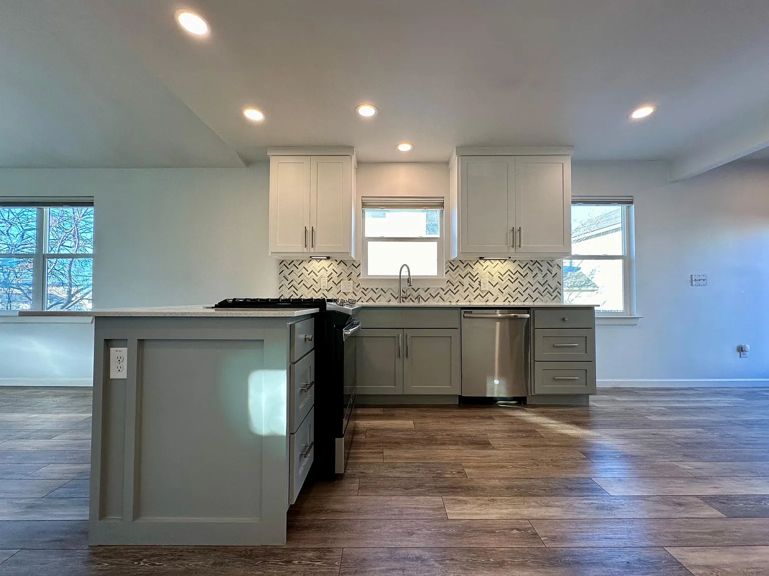 2 bed, 862 sqft, $2,100 — Photo 4