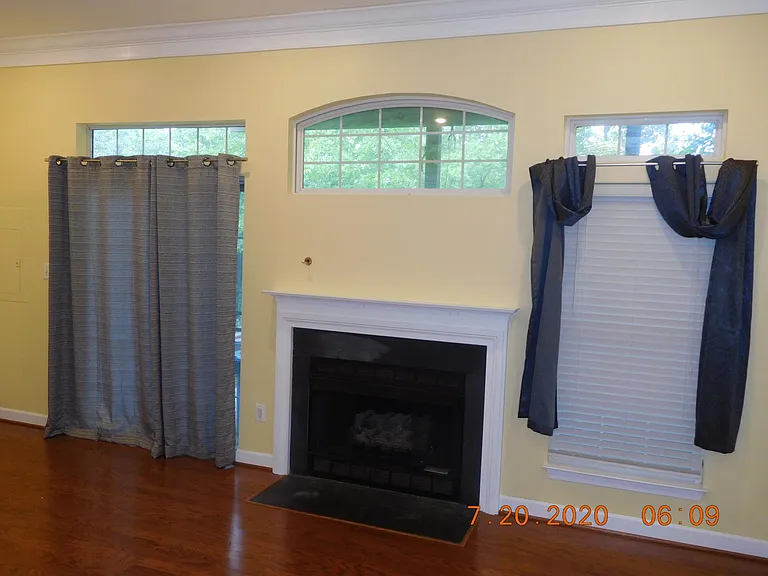 Family Room Pic3