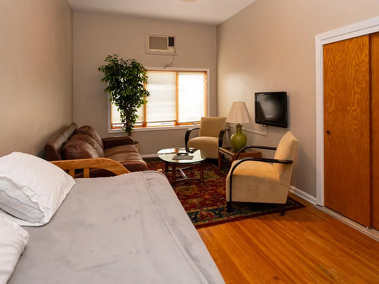 127 E Lincoln St #4 — Photo 7