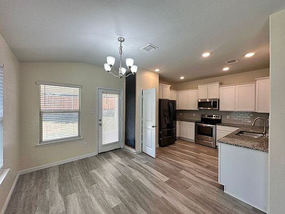 5th image of 3318 Aubree Katherine Dr