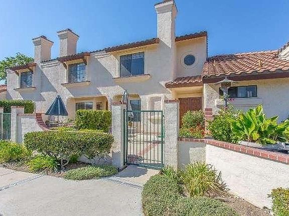 4th image of 250 Country Club Dr Unit B